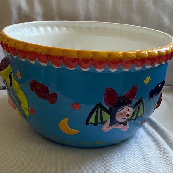 NIB Large Vintage Disney Winnie the Pooh -Themed Ceramic Halloween Bowl - Picture 2 of 9